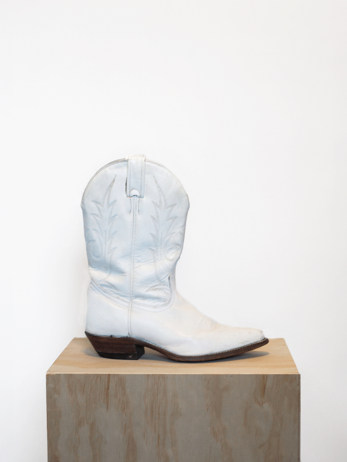 Vintage white top cowboy boots