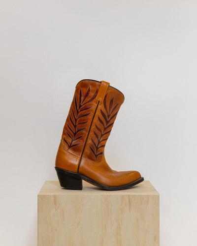 Vintage Acme unisex brown, leather cowboy boots. Women's size 9.