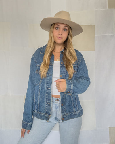 Vintage Levis red tab denim trucker jacket from the 70s-80s. Women's size large.